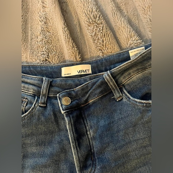 Vervet jeans. Size 27. Only worn once. “Crossover waist” Button fly. - Picture 2 of 4